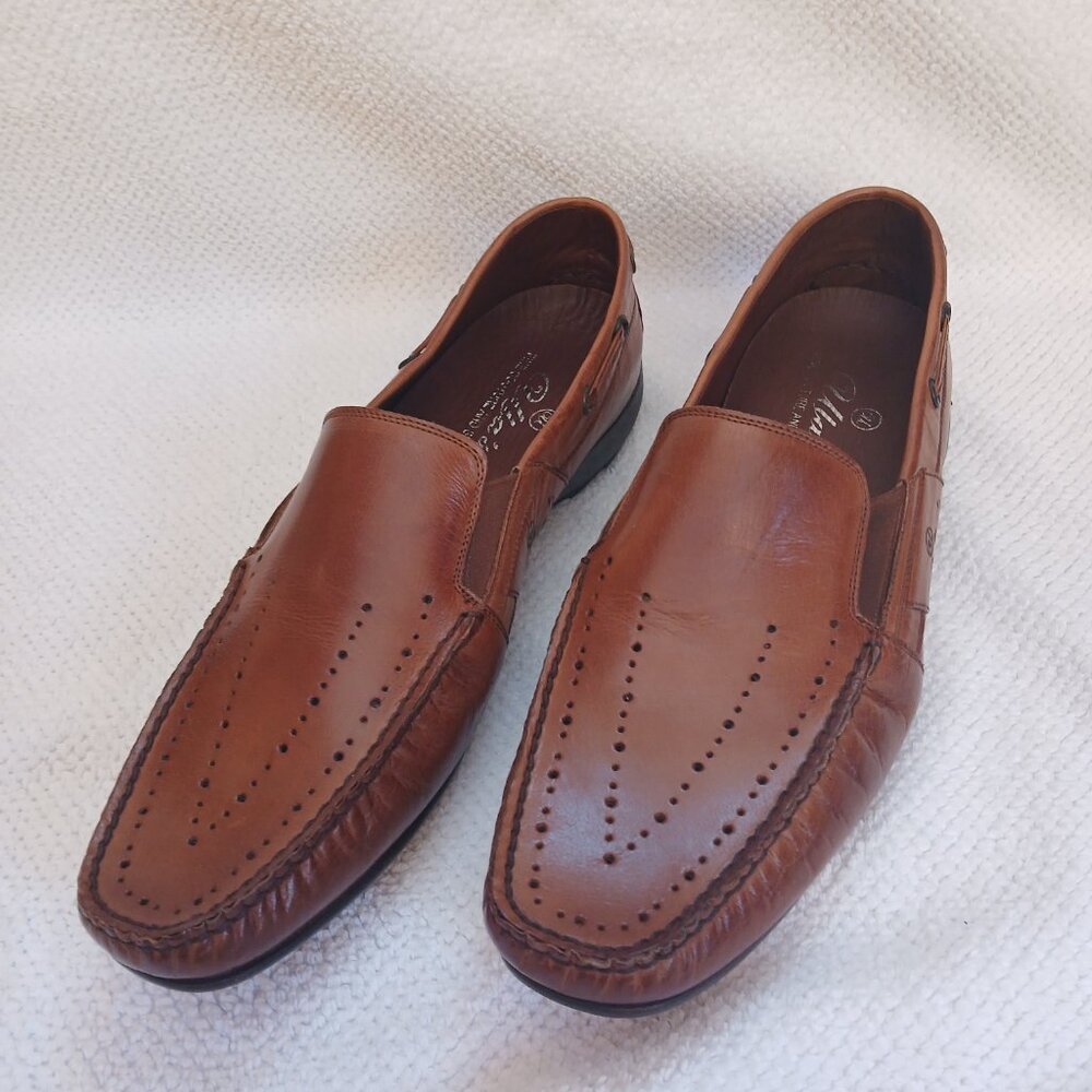 Mens all leather slip on loafers. New and unworn.